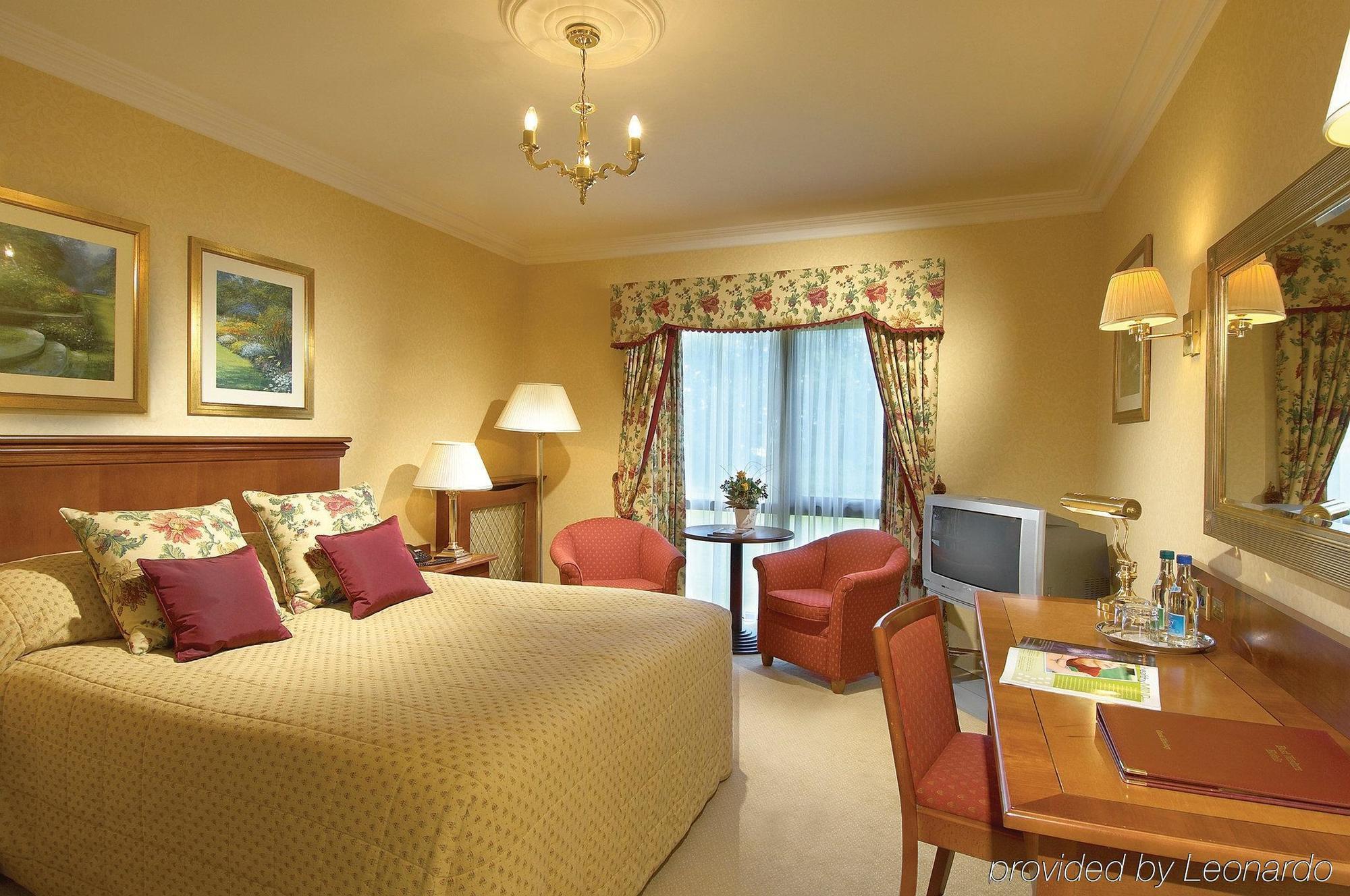 Parkway Hotel & Spa Кумбран Стая снимка