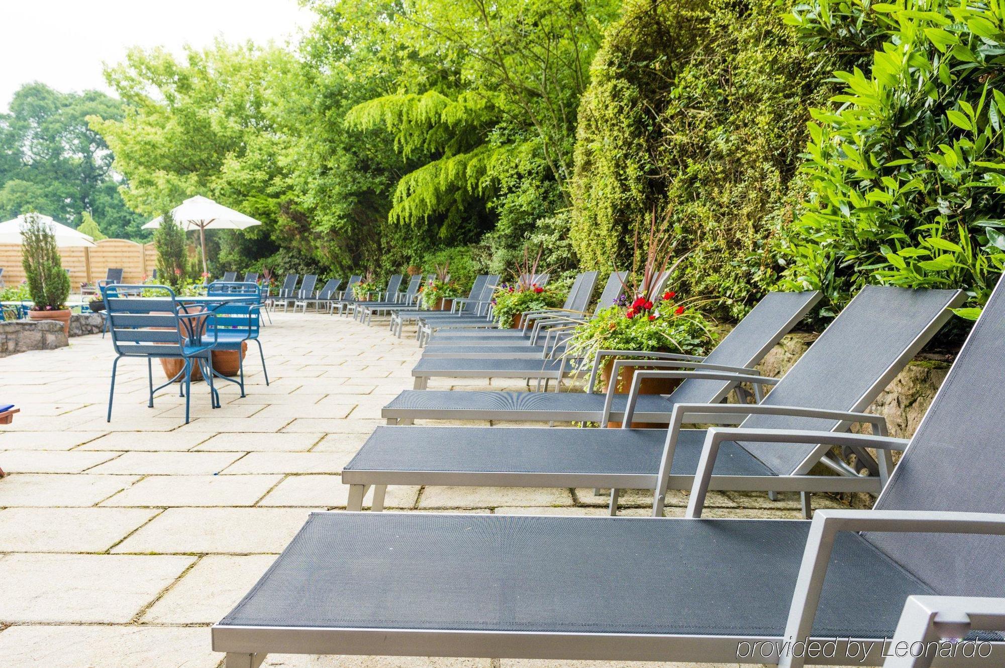 Parkway Hotel & Spa Кумбран Екстериор снимка