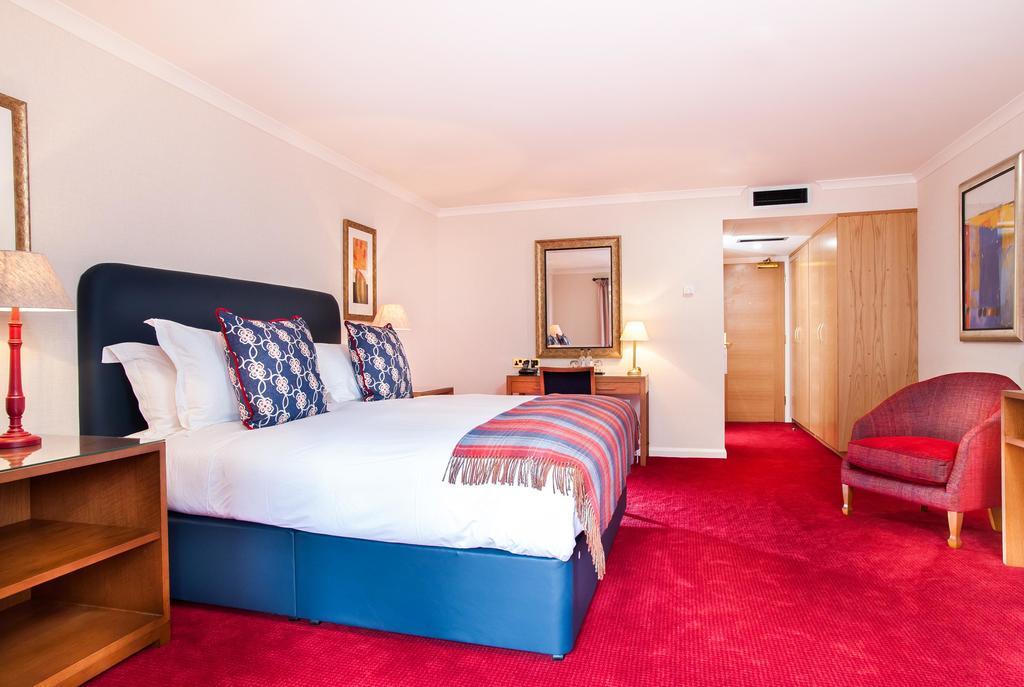 Parkway Hotel & Spa Кумбран Екстериор снимка
