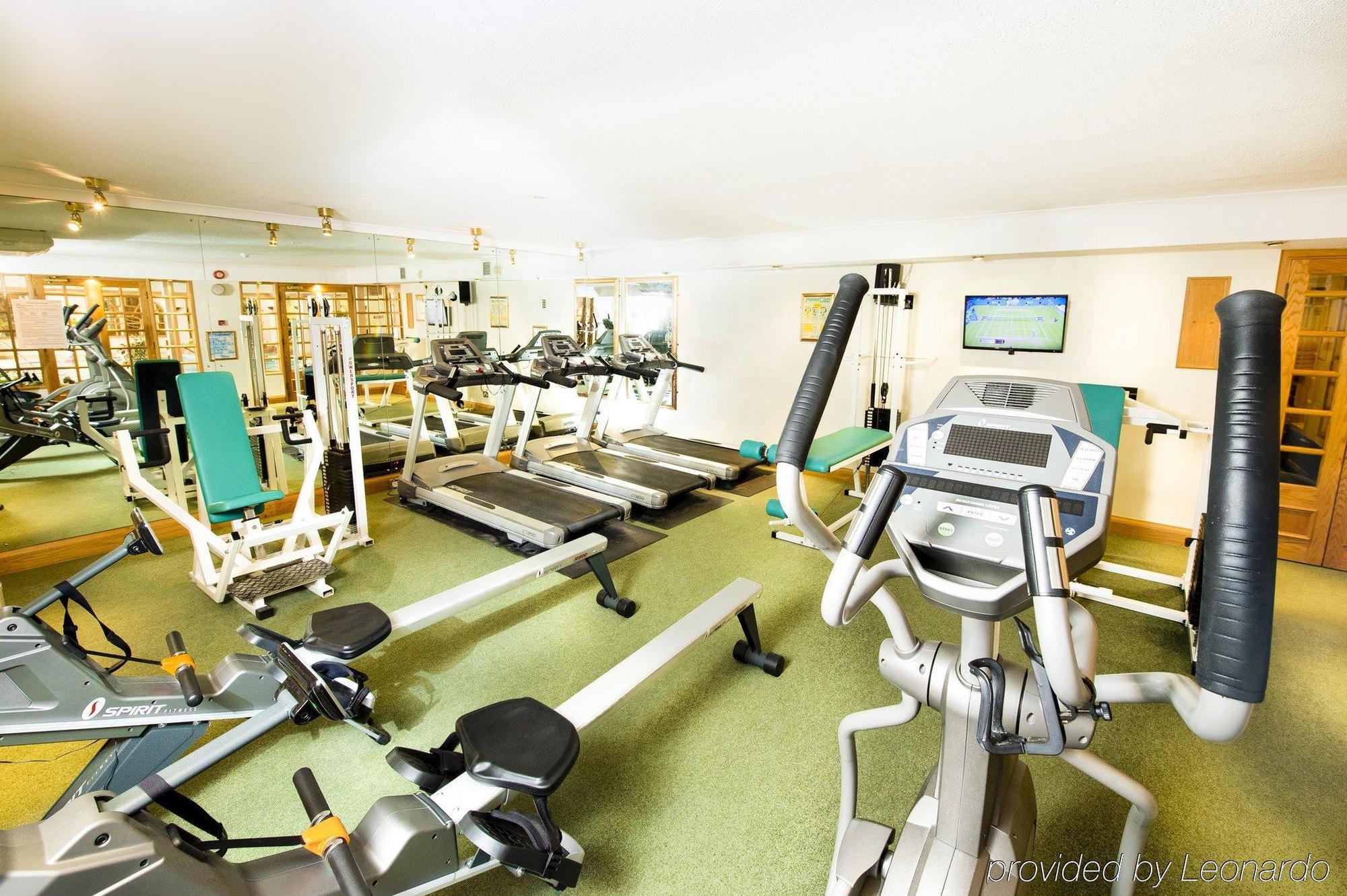 Parkway Hotel & Spa Кумбран Екстериор снимка