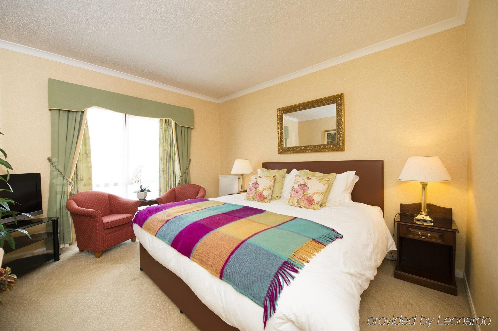 Parkway Hotel & Spa Кумбран Екстериор снимка
