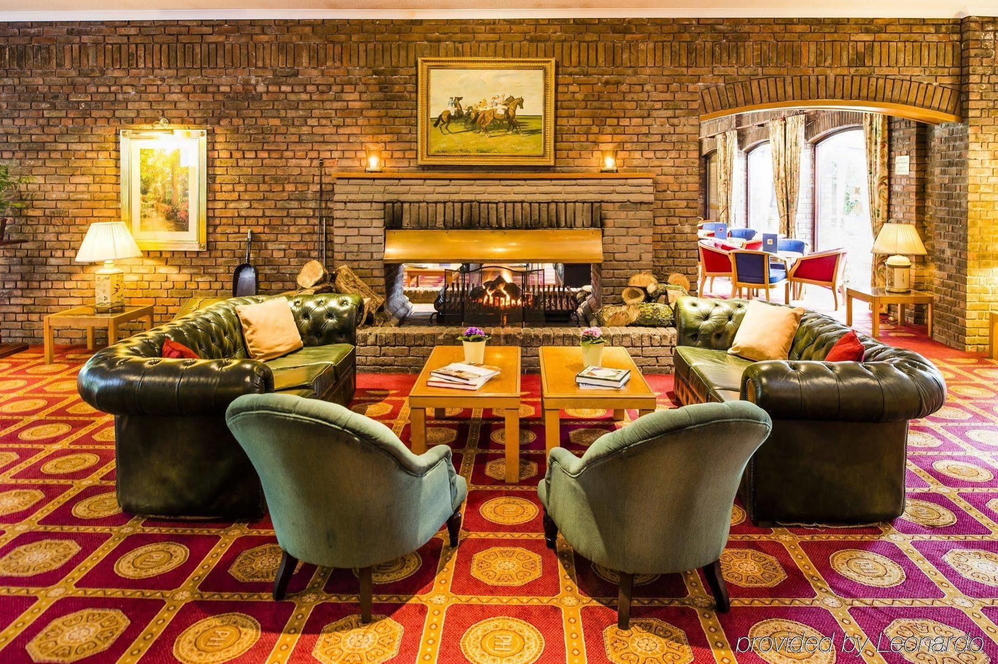 Parkway Hotel & Spa Кумбран Екстериор снимка