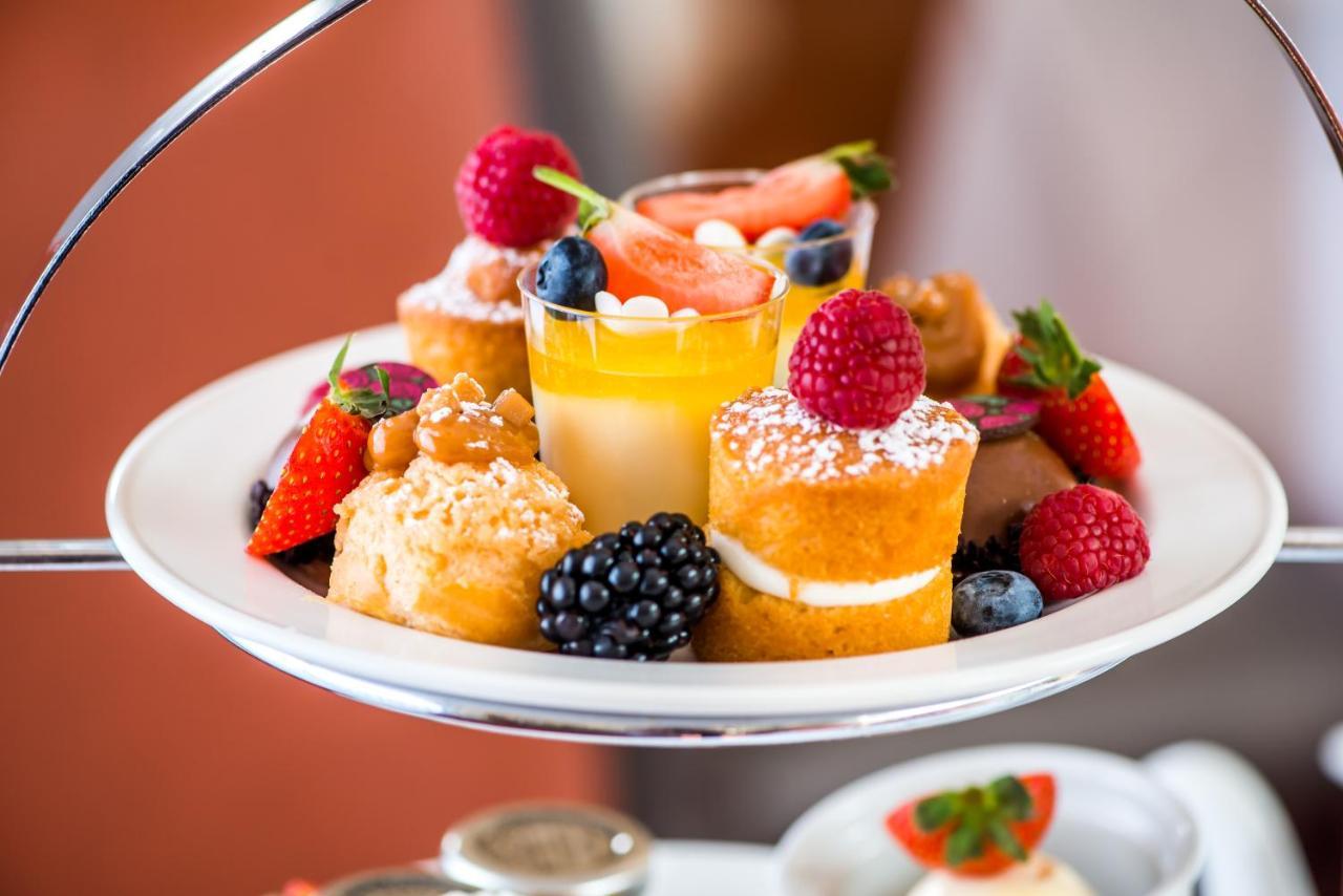 Parkway Hotel & Spa Кумбран Екстериор снимка