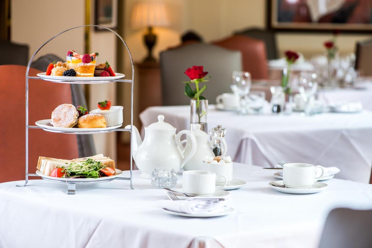 Parkway Hotel & Spa Кумбран Екстериор снимка