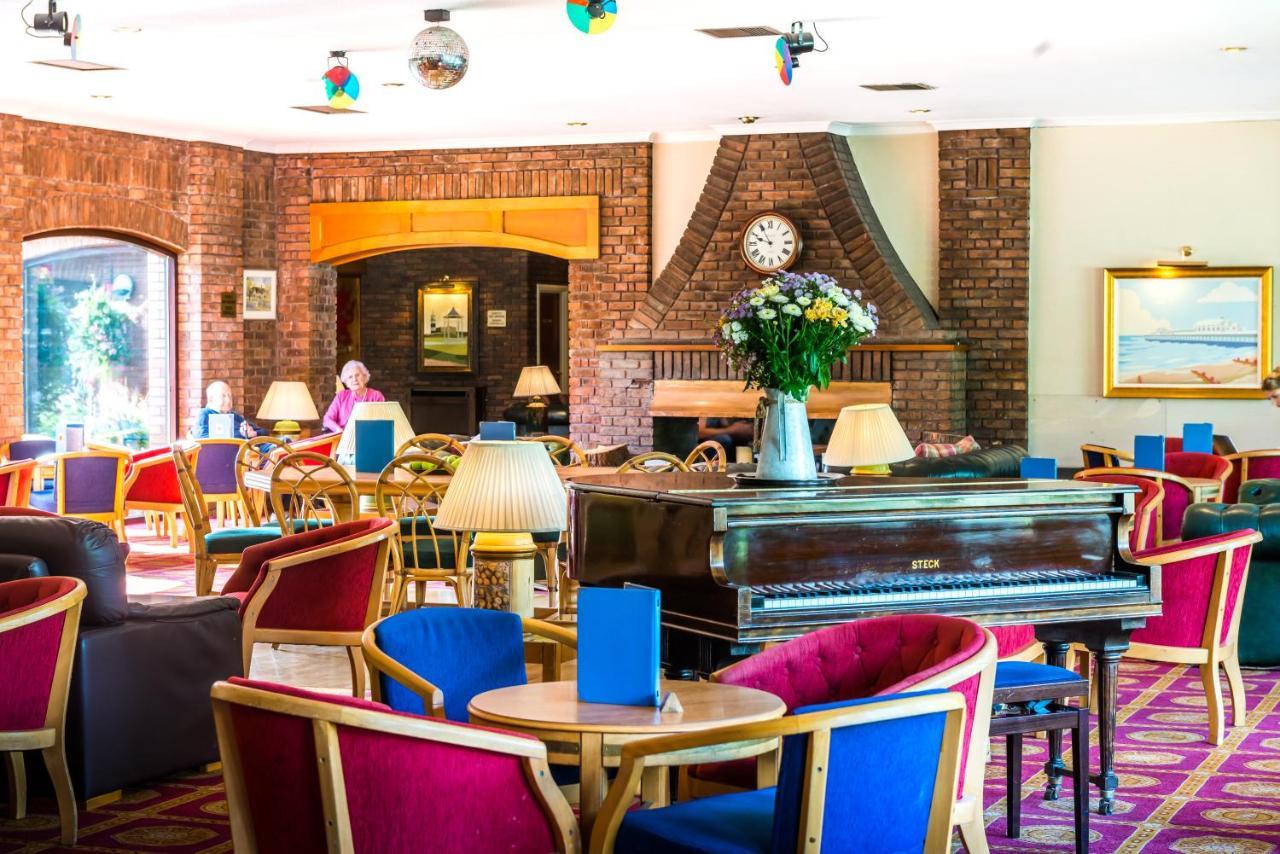 Parkway Hotel & Spa Кумбран Екстериор снимка