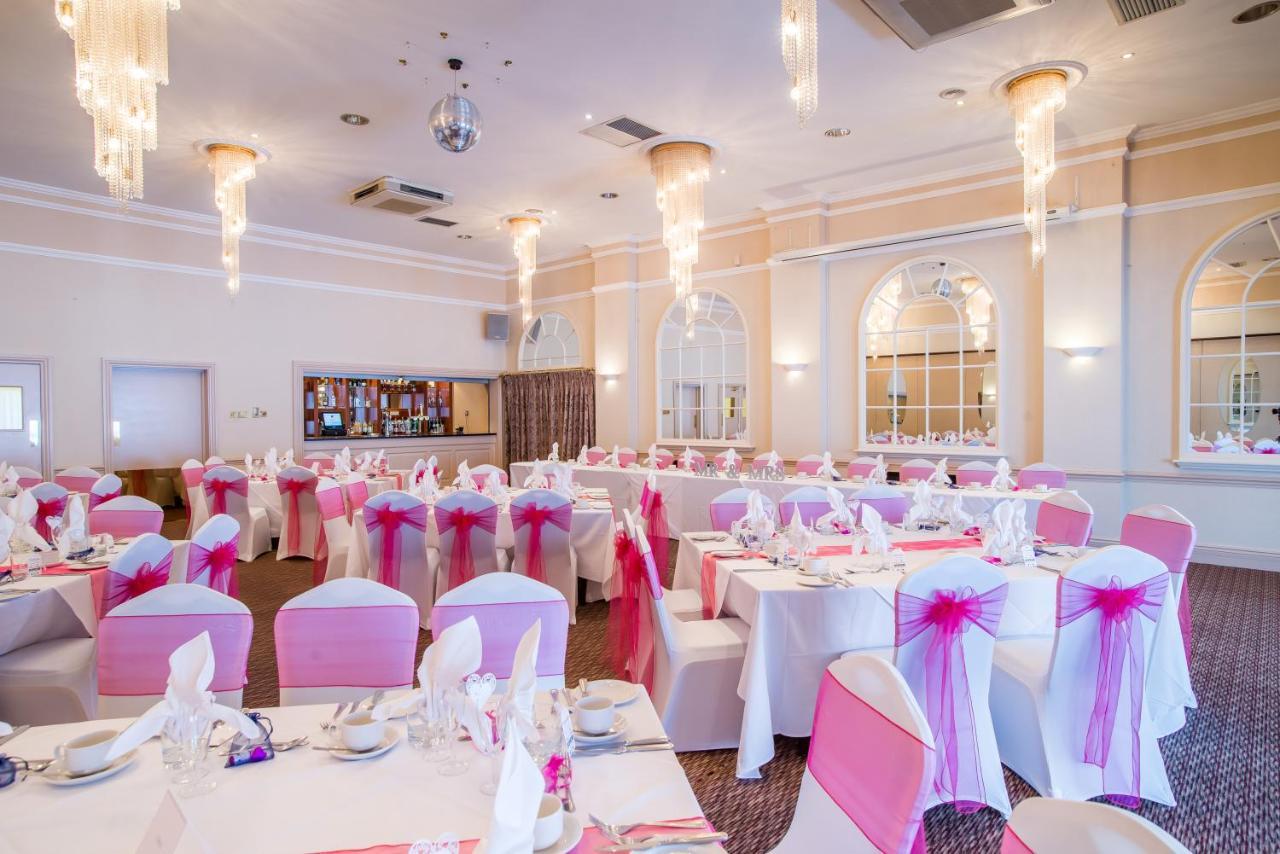 Parkway Hotel & Spa Кумбран Екстериор снимка
