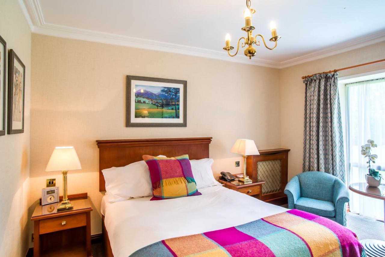 Parkway Hotel & Spa Кумбран Екстериор снимка